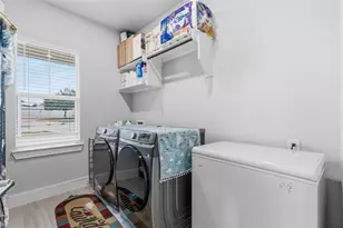 411 W Harwood Rd, Euless, TX 76039 - Photo 27