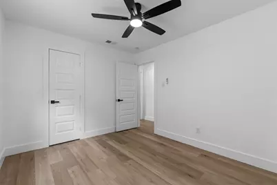 518 N M L King Jr Boulevard, Grand Prairie, TX 75050 - Photo 11