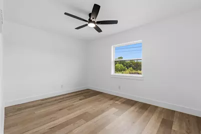 518 N M L King Jr Boulevard, Grand Prairie, TX 75050 - Photo 13