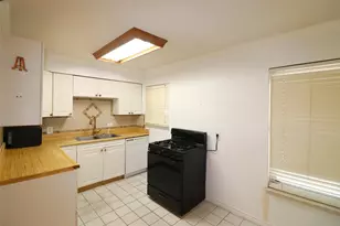 600 Livingston Dr, Hurst, TX 76053 - Photo 15