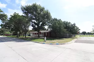 600 Livingston Dr, Hurst, TX 76053 - Photo 1