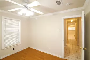 600 Livingston Dr, Hurst, TX 76053 - Photo 5