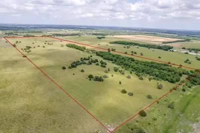 325 Fm 1566 W, Wolfe City, TX 75496 - Photo 3
