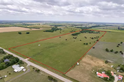 325 Fm 1566 W, Wolfe City, TX 75496 - Photo 1