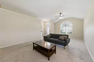1209 Secretariat Dr, Grand Prairie, TX 75052 - Photo 5