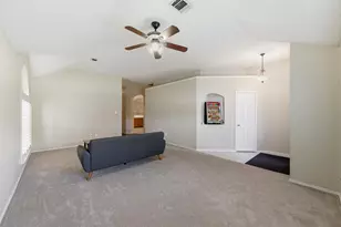 1209 Secretariat Dr, Grand Prairie, TX 75052 - Photo 3