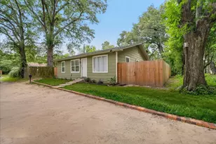 103 Lamar Alley, Sulphur Springs, TX 75482 - Photo 1