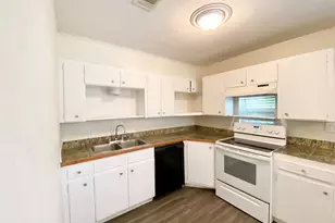 801 Irwin Dr, Hurst, TX 76053 - Photo 3