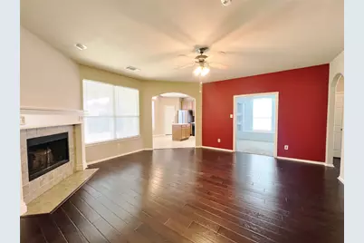 552 Kerry Street, Crowley, TX 76036 - Photo 3