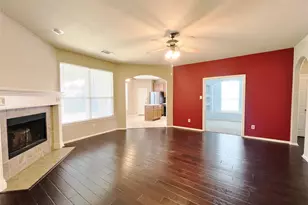 552 Kerry St, Crowley, TX 76036 - Photo 3