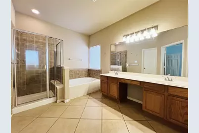 552 Kerry Street, Crowley, TX 76036 - Photo 17