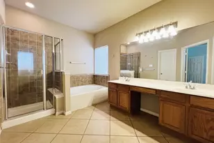 552 Kerry St, Crowley, TX 76036 - Photo 17