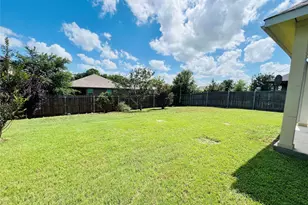 552 Kerry St, Crowley, TX 76036 - Photo 25