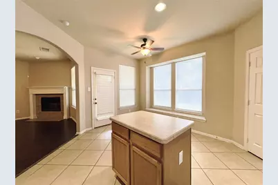 552 Kerry Street, Crowley, TX 76036 - Photo 7