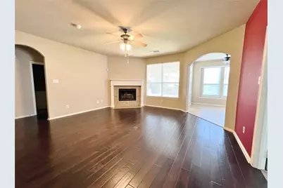 552 Kerry Street, Crowley, TX 76036 - Photo 5