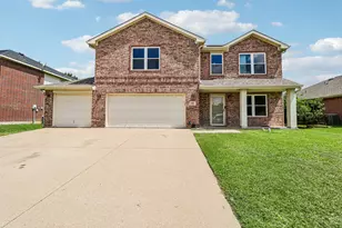 704 Partridge Dr, Saginaw, TX 76131 - Photo 1