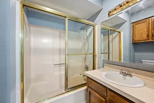 320 W Congress St, Denton, TX 76201 - Photo 25