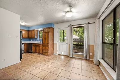 320 W Congress Street, Denton, TX 76201 - Photo 21