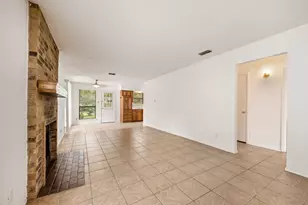 320 W Congress St, Denton, TX 76201 - Photo 5