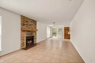 320 W Congress St, Denton, TX 76201 - Photo 7