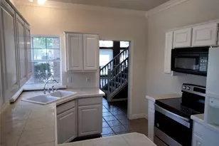2035 Greenview Dr, Carrollton, TX 75010 - Photo 7