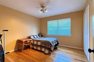 3537 Rockbluff Dr, Dallas, TX 75227 - Photo 13