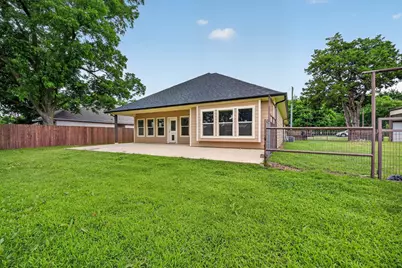 1004 E Main Street, Tioga, TX 76271 - Photo 27