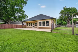 1004 E Main St, Tioga, TX 76271 - Photo 27