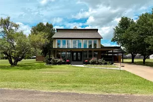 131 San Felipe Dr, Mabank, TX 75156 - Photo 1