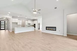 649 Red Maple Rd, Waxahachie, TX 75165 - Photo 9
