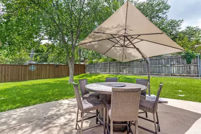 8815 Larchwood Drive, Dallas, TX 75238 - Photo 21