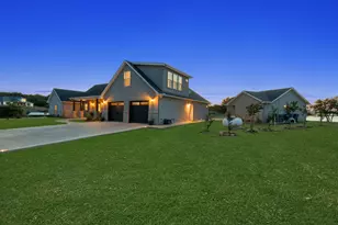 313 Hidden Shores Dr, Cisco, TX 76437 - Photo 3