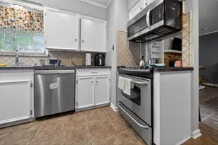 813 E Clinton Ave, Athens, TX 75751 - Photo 13