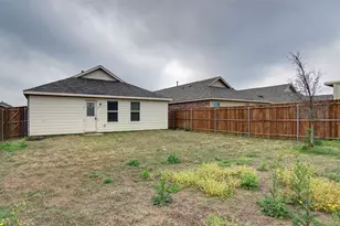 1106 Lady Bird St, Ennis, TX 75119 - Photo 13
