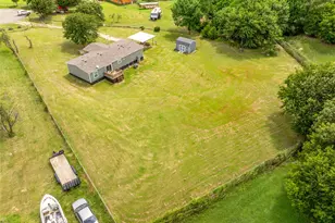 514 Blue Sky Ct, Springtown, TX 76082 - Photo 5