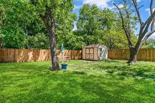 3807 Falls Dr, Dallas, TX 75211 - Photo 11