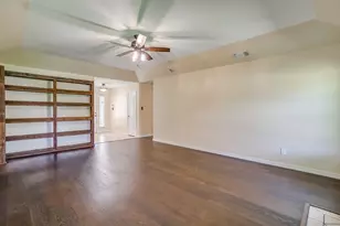 115 Pleasant Oaks Ln, Springtown, TX 76082 - Photo 9