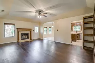 115 Pleasant Oaks Ln, Springtown, TX 76082 - Photo 3