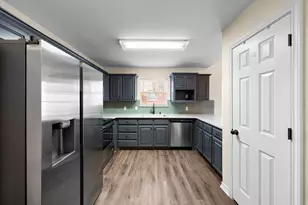 324 N Tolbert Ave, Sherman, TX 75092 - Photo 11