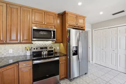 1605 Celeste Court, Arlington, TX 76012 - Photo 13