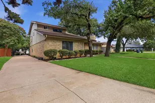 1605 Celeste Ct, Arlington, TX 76012 - Photo 3