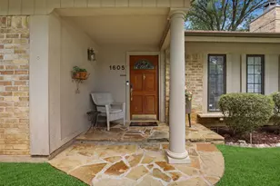 1605 Celeste Ct, Arlington, TX 76012 - Photo 5