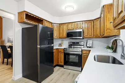 300 Lamesa Court, Irving, TX 75063 - Photo 7