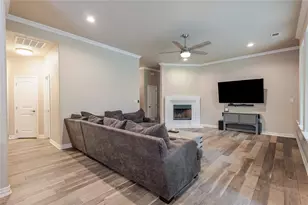 4016 Cherokee Ct, Granbury, TX 76048 - Photo 11