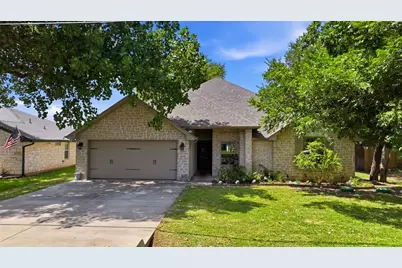 4016 Cherokee Court, Granbury, TX 76048 - Photo 3