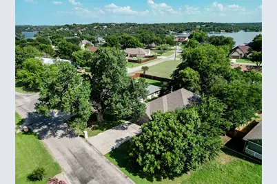 4016 Cherokee Court, Granbury, TX 76048 - Photo 7
