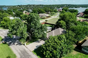 4016 Cherokee Ct, Granbury, TX 76048 - Photo 7