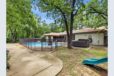 200 Timberlane Terrace, Euless, TX 76039 - Photo 37