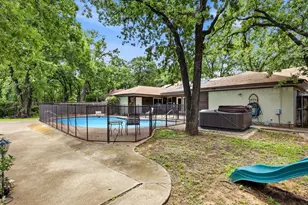 200 Timberlane Terrace, Euless, TX 76039 - Photo 37
