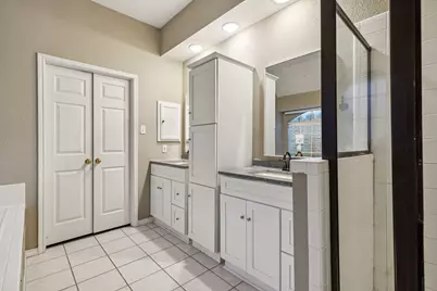 400 Moss Hill Road, Irving, TX 75063 - Photo 19